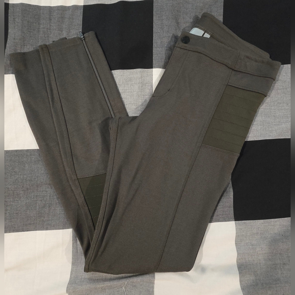 Athleta Trailsetter Motto Motion Leggings